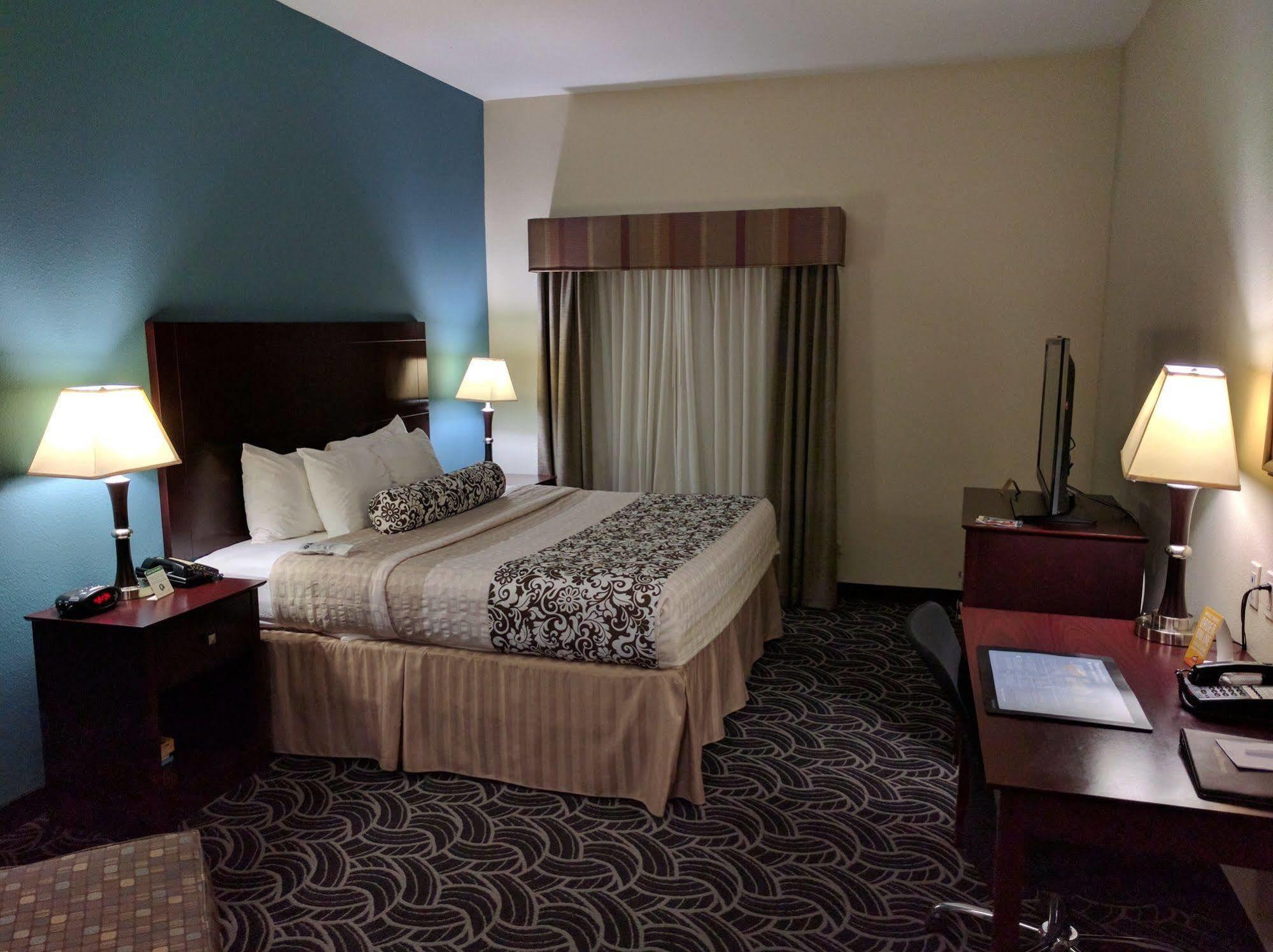 Western And Hotel 3*